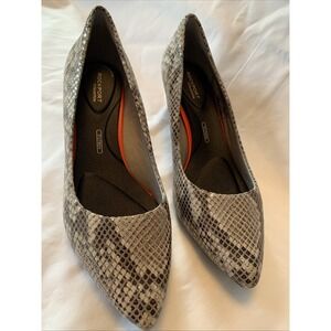 Rockport Total motion Snakeskin Look Pointed Toe Pump 8M Leather Upper Comfort